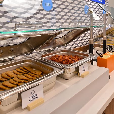 Holiday Inn Express & Suites - Brighton By Ihg Экстерьер фото