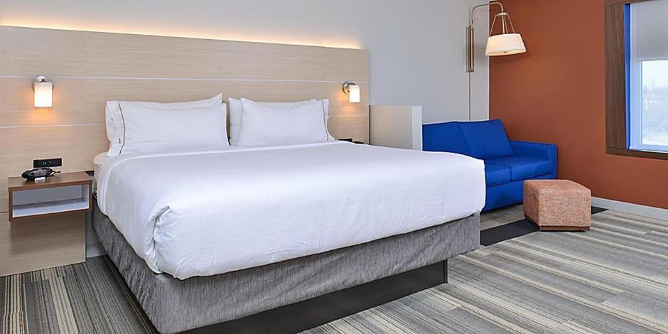 Holiday Inn Express & Suites - Brighton By Ihg Экстерьер фото