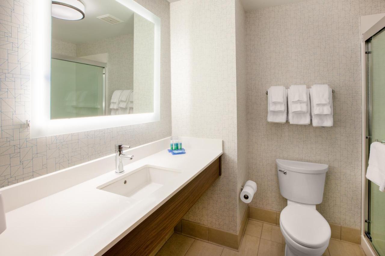 Holiday Inn Express & Suites - Brighton By Ihg Экстерьер фото