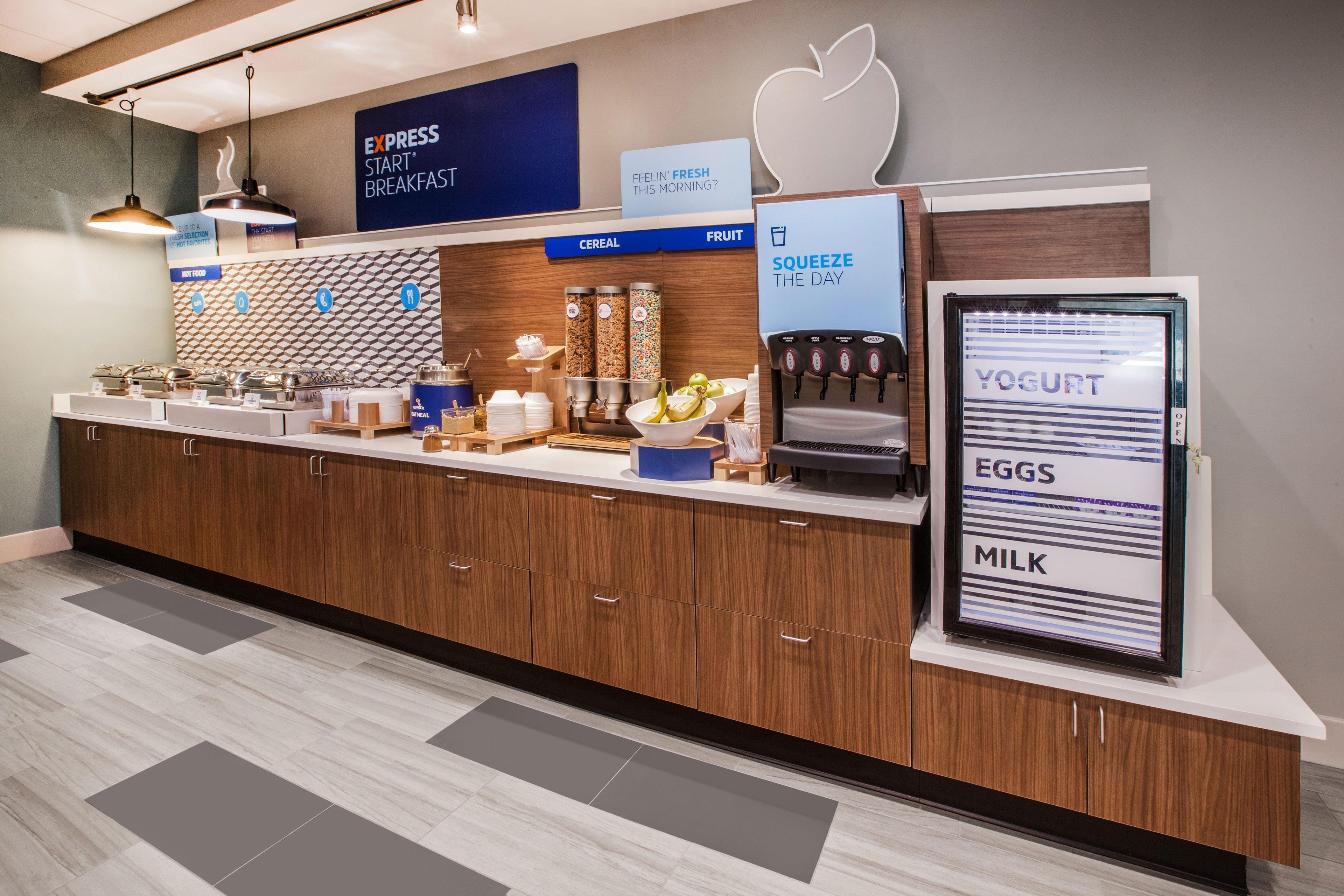 Holiday Inn Express & Suites - Brighton By Ihg Экстерьер фото