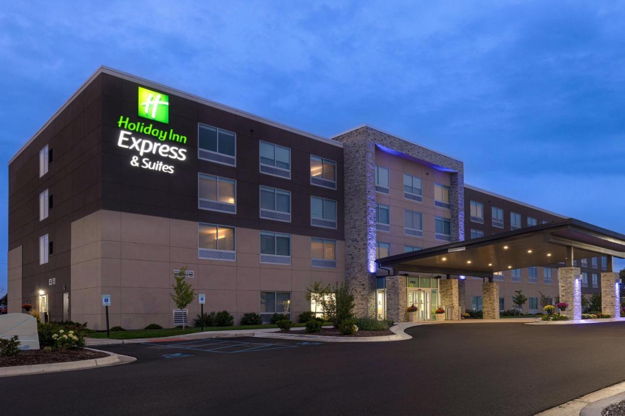 Holiday Inn Express & Suites - Brighton By Ihg Экстерьер фото