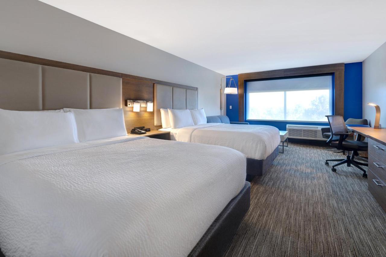 Holiday Inn Express & Suites - Brighton By Ihg Экстерьер фото