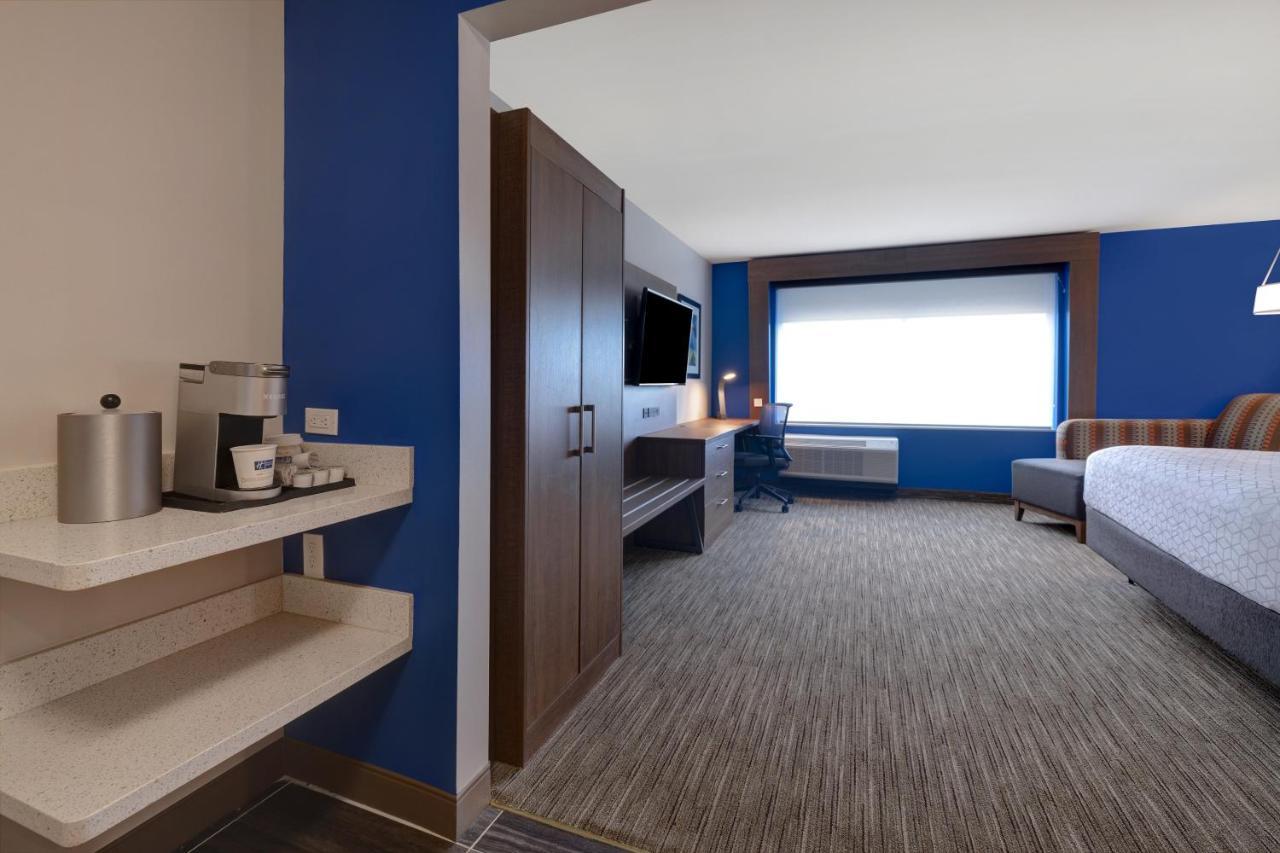 Holiday Inn Express & Suites - Brighton By Ihg Экстерьер фото