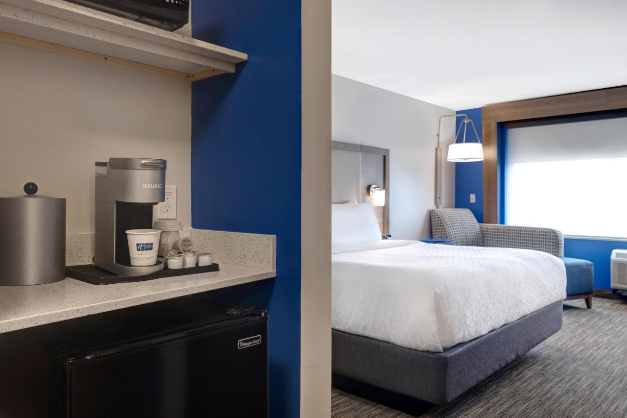Holiday Inn Express & Suites - Brighton By Ihg Экстерьер фото