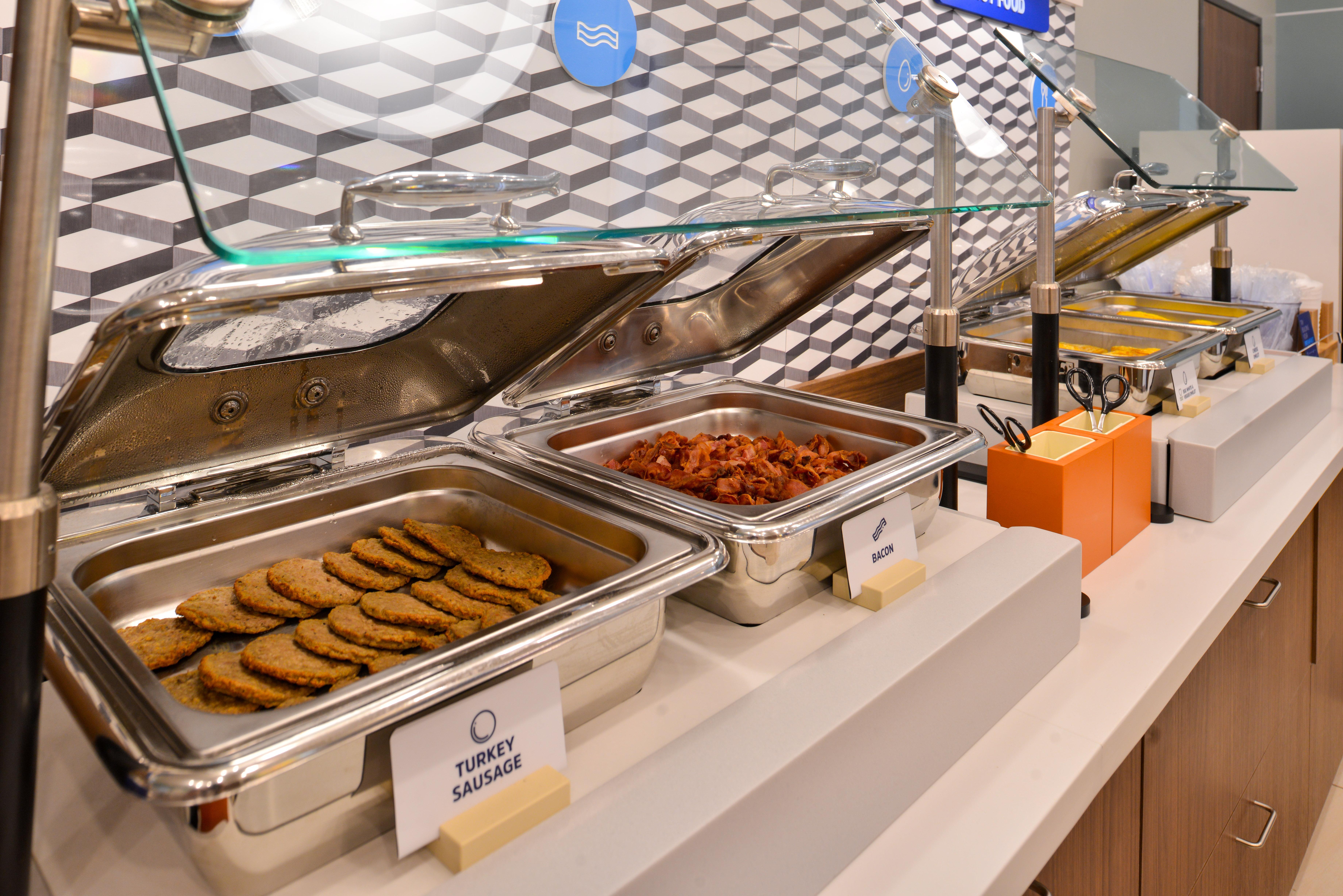 Holiday Inn Express & Suites - Brighton By Ihg Экстерьер фото