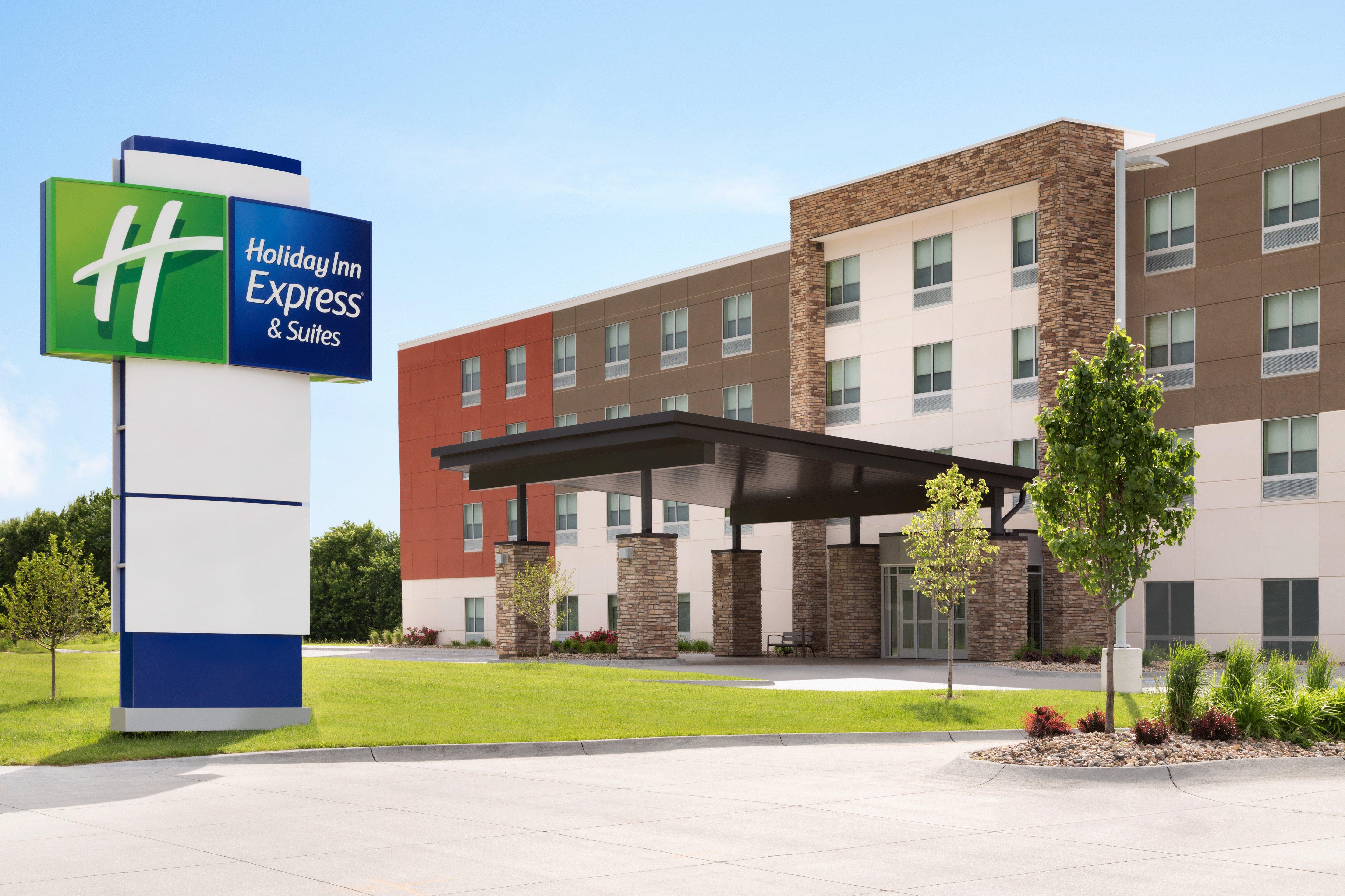Holiday Inn Express & Suites - Brighton By Ihg Экстерьер фото