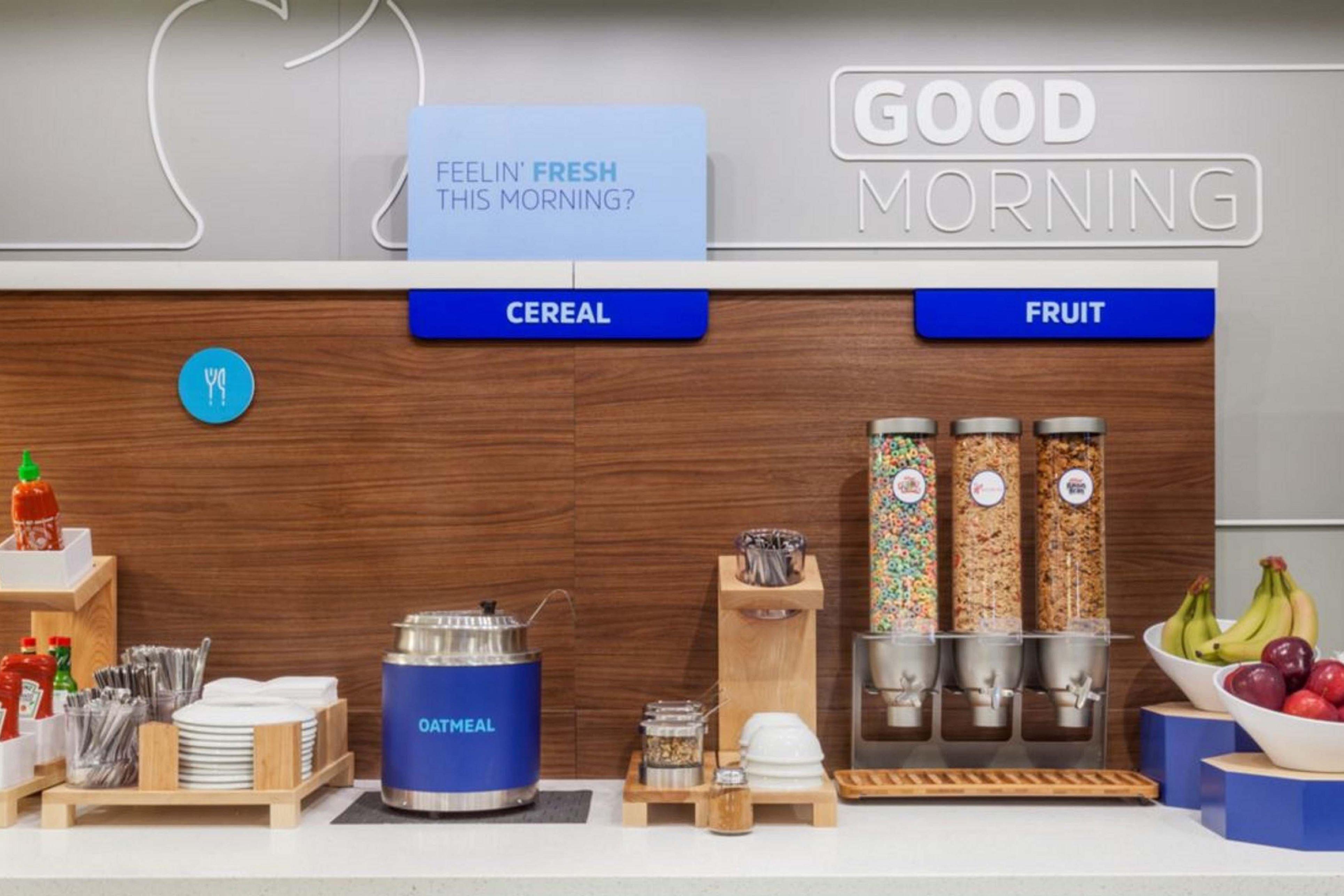 Holiday Inn Express & Suites - Brighton By Ihg Экстерьер фото
