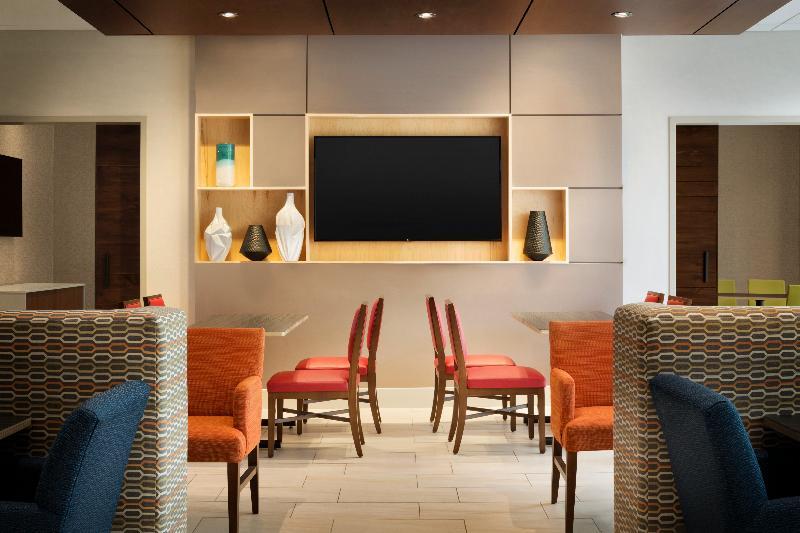 Holiday Inn Express & Suites - Brighton By Ihg Экстерьер фото